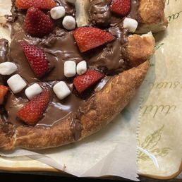 Nutella and Berries fruit pizza! Nutella and Berries fruit pizza!