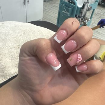 Me-Eco Nail Bar - Nail Salons Near Me - Corona, California