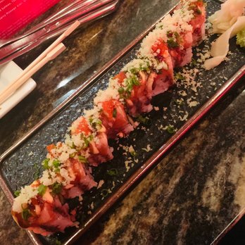 Red Lantern Restaurant & Lounge - Sushi Bars Near Me - Mashantucket, Connecticut