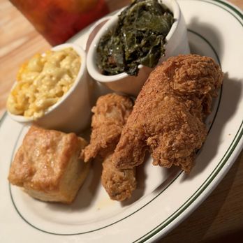 Fixins Soul Kitchen - Fried Chicken - Soul Food Near Me - Sacramento, California