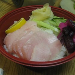 Sushi Don - Combo A with yellowtail.