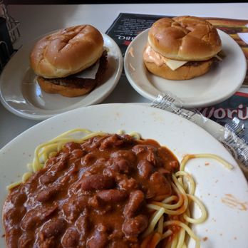 Steak ’n Shake - The traditional Chili 3 Ways. The newer 2 burgers for $3. Yes, and they aren't teeny. Mushroom-Swiss and Sriracha burgers - Burgers Near Me - Largo, Florida Steak ’n Shake - The traditional Chili 3 Ways. The newer 2 burgers for $3. Yes, and they aren't teeny. Mushroom-Swiss and Sriracha burgers - Burgers Near Me - Largo, Florida