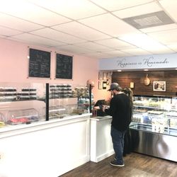 Short Cakes Bakery