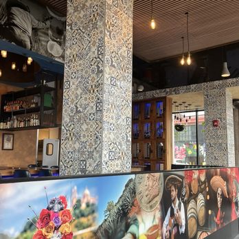 Condesa - Watertown - Pretty Mexican artwork and pillar - Mexican Near Me - Watertown, Massachusetts