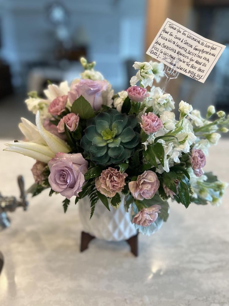 WINDSOR’S FLOWERS, PLANTS, & SHRUBS Updated October 2024 24 Photos