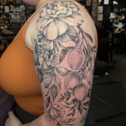 Lucky Gal Tattoo & Piercing