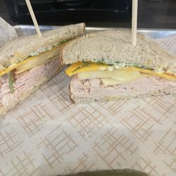 Murphy’s Bistro Deli and Market - Turkey apple cheddar