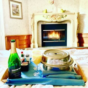 Inn At Churon Winery - Inside hotel room and in room breakfast - Hotels Near Me - Temecula, California