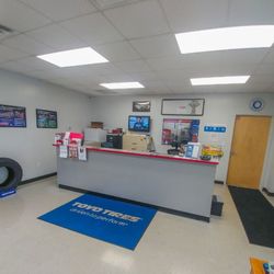 Pro-Tech Auto Repair & Diagnostic Center - Waiting room