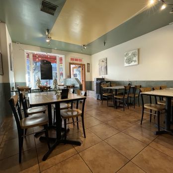 T's Thai - Dining area - Thai Near Me - Santa Monica, California T's Thai - Dining area - Thai Near Me - Santa Monica, California