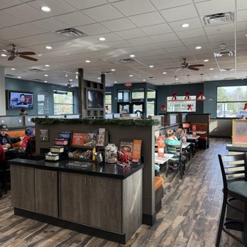 McAlister's Deli - Interior - Sandwiches Near Me - Norton Shores, Michigan