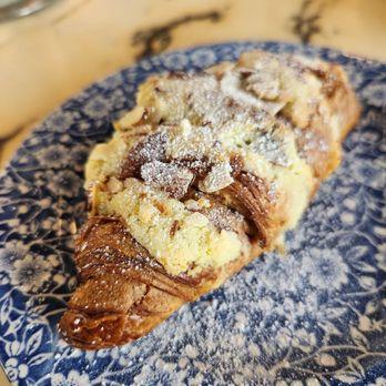 Little Hen - Fresh almond croissant - Breakfast & Brunch Near Me - Weston, Florida Little Hen - Fresh almond croissant - Breakfast & Brunch Near Me - Weston, Florida