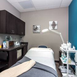 Hand & Stone Massage and Facial Spa - Facial Room