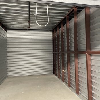 Comfort Moving & Storage - Storage unit after being cleaned out by Q & Joe of Comfort Moving...so fresh and so clean, clean!  Thanks guys! - Movers Near Me