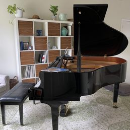 Baby grand piano Baby grand piano