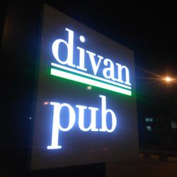 Divan Pub