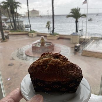 Snug Harbor Inn - fresh-baked bread - Hotels Near Me - Avalon, California