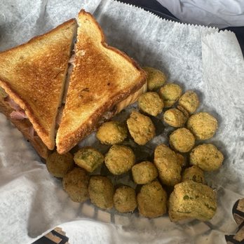 Bev's Burger Cafe - Burgers Near Me - High Springs, Florida