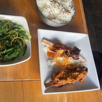 Tanuki Sushi & Grill - Sushi Bars Near Me - Chicago, Illinois