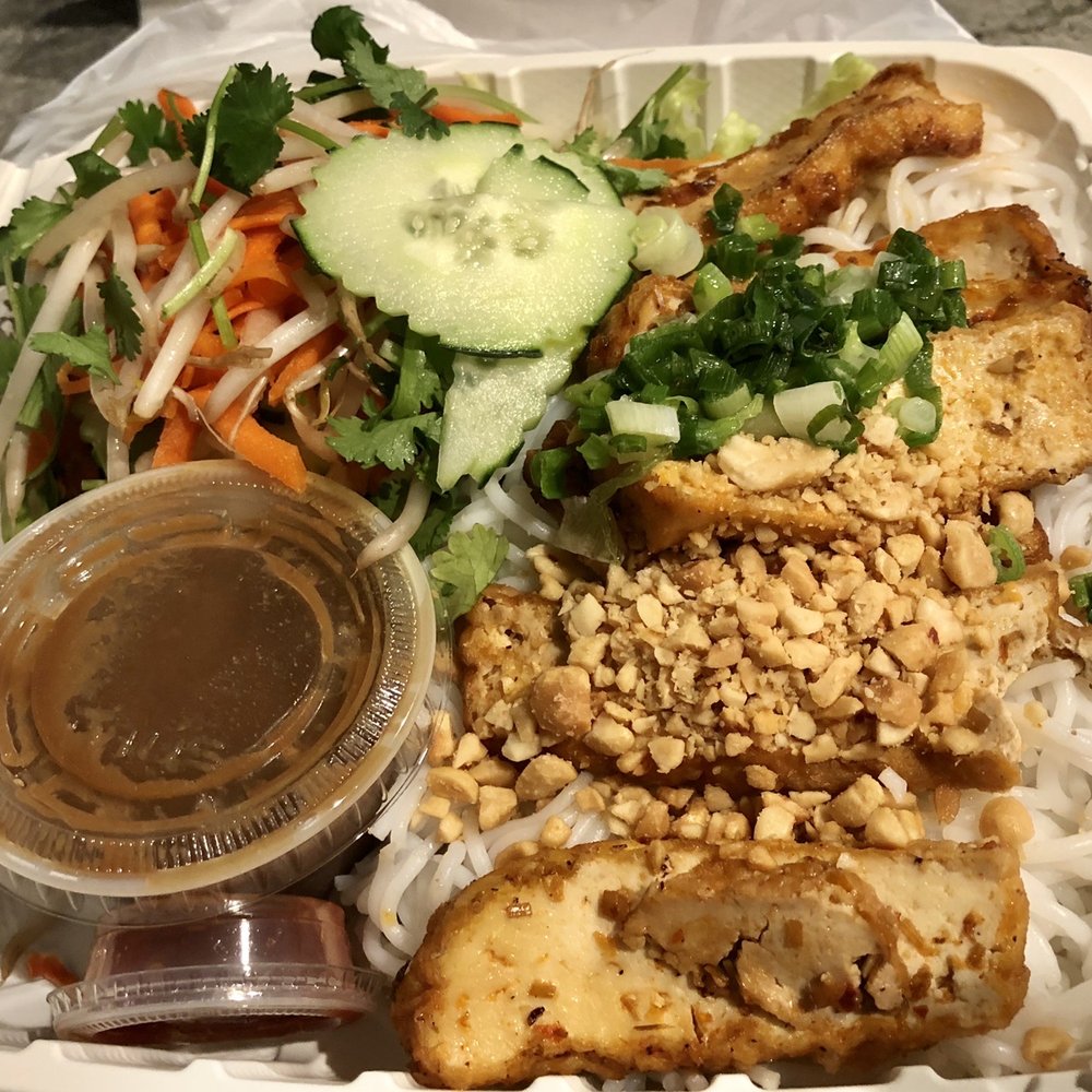Vietlicious - Vermicelli Salad with Tofu - Vietnamese Near Me - Seattle, Washington Vietlicious - Vermicelli Salad with Tofu - Vietnamese Near Me - Seattle, Washington