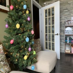 Serenity Now Massage & Facial Spa - Waiting area