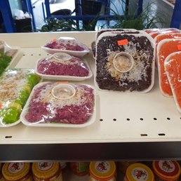 Home made style Vietnamese rice cake. Located near entrance x cashier