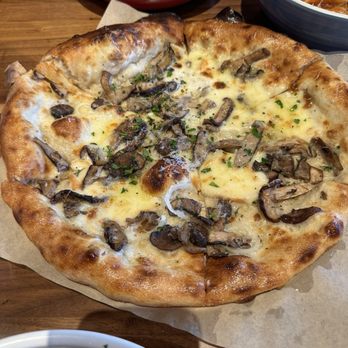North Italia - Funghi Pizza - Italian Near Me - Canoga Park, California North Italia - Funghi Pizza - Italian Near Me - Canoga Park, California