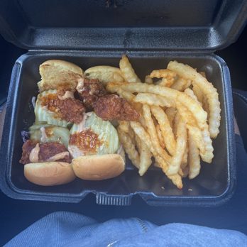 Dave's Hot Chicken - Dave's Daves Mini Sliders Daves Mini Sliders w/ Fries - Chicken Shop Near Me - Denton, Texas