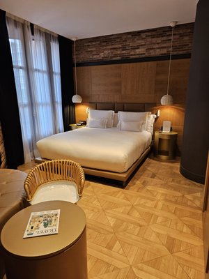 Monument Hotel by null
