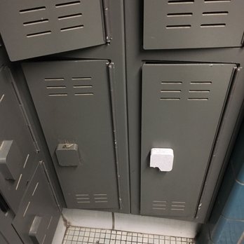 Flushing Meadows Corona Park Pool - Medium lockers - Swimming Pools Near Me - Flushing, New York