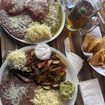 La Cabana De Suisun - Veggie fajitas and a 3 combo plate- 2 Chile Rellenos and a cheese enchilada - Mexican Near Me - Suisun City, California La Cabana De Suisun - Veggie fajitas and a 3 combo plate- 2 Chile Rellenos and a cheese enchilada - Mexican Near Me - Suisun City, California