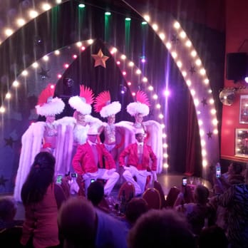 La Figonette - Séance photos à la fin du spectacle. - Restaurants Near Me - Aix en Provence, 13 La Figonette - Séance photos à la fin du spectacle. - Restaurants Near Me - Aix en Provence, 13