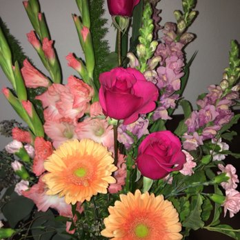 Eugene's Flower Home - Florists Near Me - Springfield, Oregon