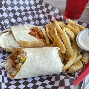 Jefferson's - Chicken wrap fried w/ Honey Sriracha - New American Near Me - Ringgold, Georgia