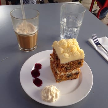 Noshington Cafe - Carrot cake and (half) an iced coffee - Breakfast & Brunch Near Me - Dublin, D