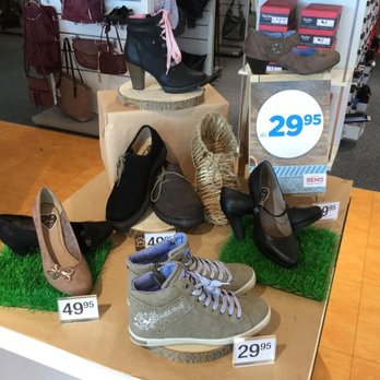 RENO - Shoe Stores Near Me - Springe, NI