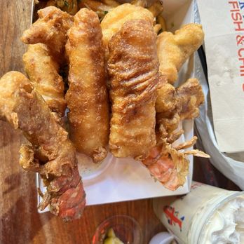 Gordon Ramsay Fish & Chips - Lobster and Shrimp Combo with fish added - Comfort Food Near Me - Las Vegas, Nevada Gordon Ramsay Fish & Chips - Lobster and Shrimp Combo with fish added - Comfort Food Near Me - Las Vegas, Nevada
