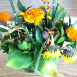 40th anniversary flowers from Lotus Flower Florist.....sad, sad, sad