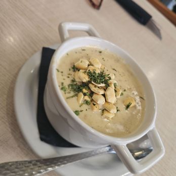 Black Pork - Clam Chowder (a proper bowl at a fair price, and  stuffed with clams and flavor). - Smokehouse Near Me - Long Beach , California