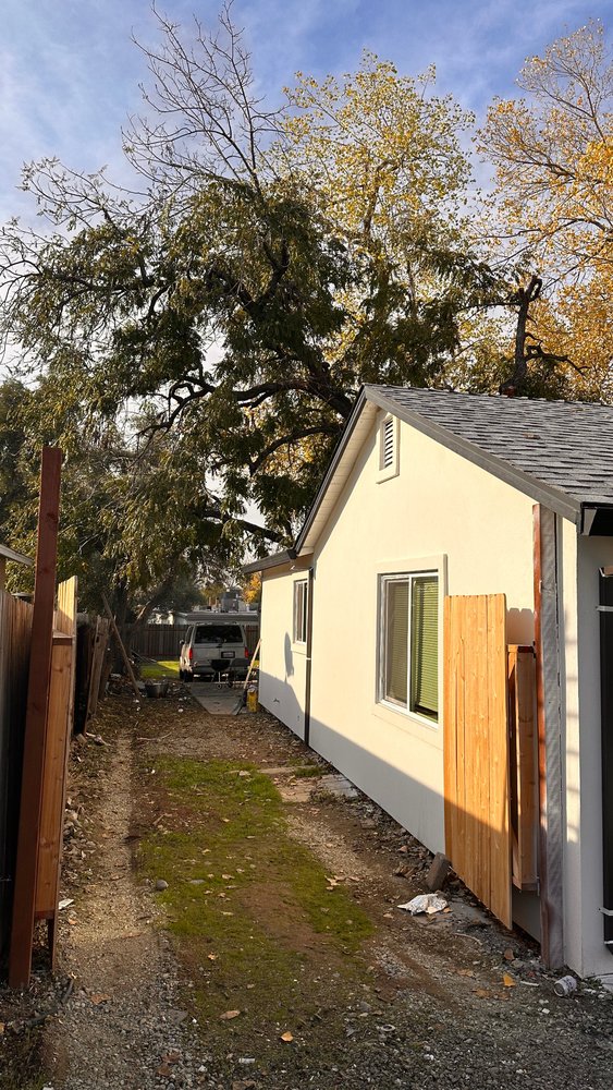 Slide of Duncan's Roofing