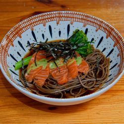 Onigiri-A - Soba Salmon -
Japanese buckweat noodles in a homemade traditional broth and salmon (raw or cooked)