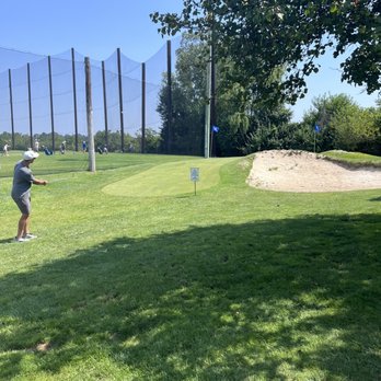 Tee's Golf Center - Practice chipping or sand - Golf Near Me - Conshohocken, Pennsylvania