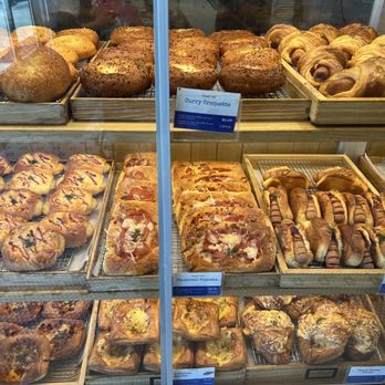 Paris Baguette - Pastry Case - Bakeries Near Me - Tukwila, Washington