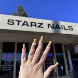 Starz Nails