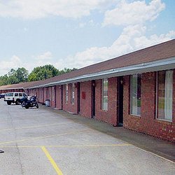 Crestview Inn - Exterior