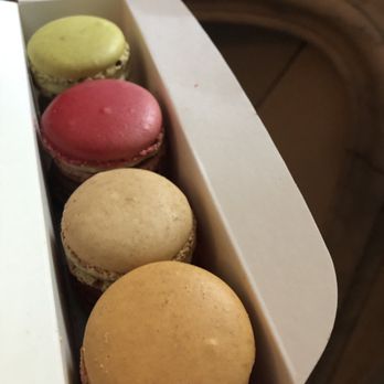 Pierre Hermé - Chocolatiers & Shops Near Me - Paris, 75 Pierre Hermé - Chocolatiers & Shops Near Me - Paris, 75