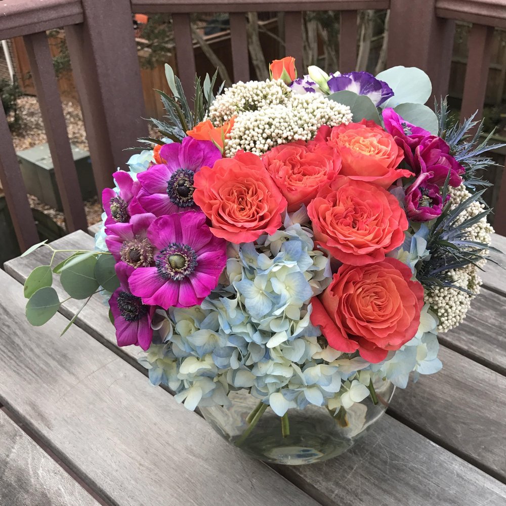 Fleurelity - Flowers my brother sent my mom in November 2017.  He had a higher budget, but both bouquets were lovely. - Florists Near Me - Oakton, Virginia