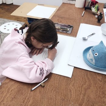 Artuta Art School - Student working on Observational Drawing practice - Art Schools Near Me - Brooklyn, New York