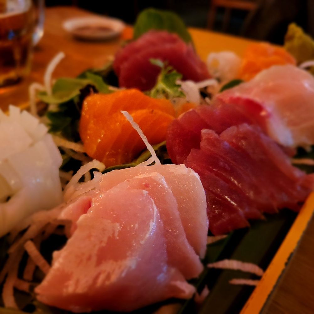 Sakura Japanese Restaurant - Assorted sashimi - Sushi Bars Near Me - Monterey, California Sakura Japanese Restaurant - Assorted sashimi - Sushi Bars Near Me - Monterey, California