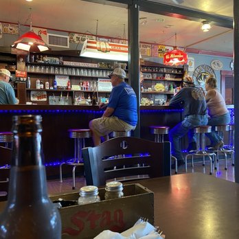 Towne Club - people sitting at the bar - Diners Near Me - Westphalia, Missouri Towne Club - people sitting at the bar - Diners Near Me - Westphalia, Missouri
